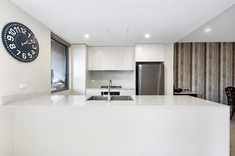 Photo - 203D/2 Rowe Drive, Potts Hill NSW 2143 - Image 4