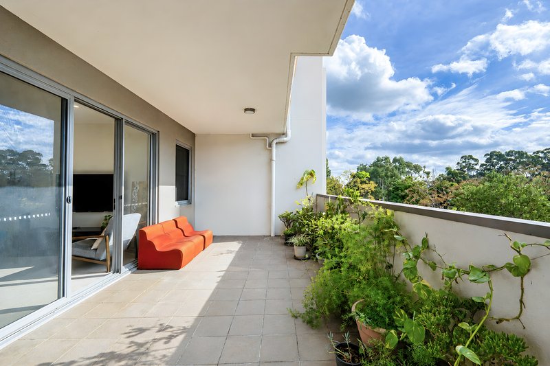 Photo - 203D/2 Rowe Drive, Potts Hill NSW 2143 - Image 8