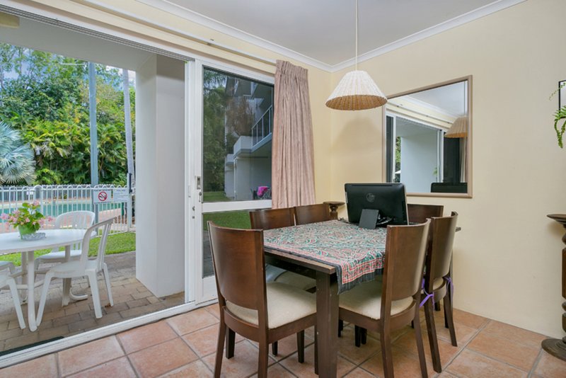 Photo - 204 Coral Coast Drive, Palm Cove QLD 4879 - Image 2