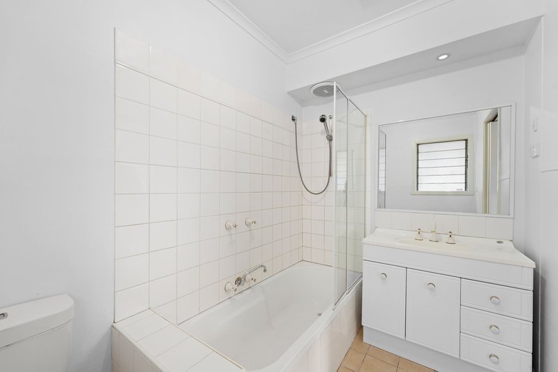 Photo - 204 Rattray Road, Montmorency VIC 3094 - Image 5
