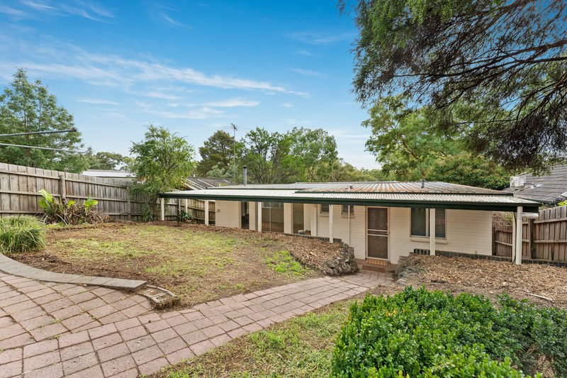 Photo - 204 Rattray Road, Montmorency VIC 3094 - Image 6
