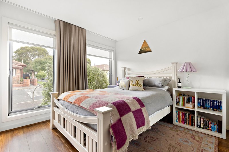 Photo - 204 Reynard Street, Coburg VIC 3058 - Image 4