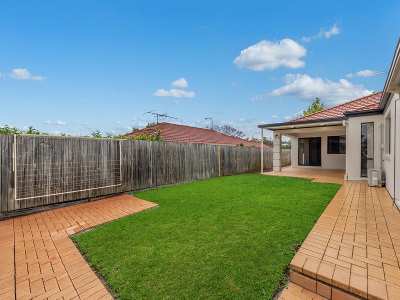 Photo - 204 Saturn Crescent, Bridgeman Downs QLD 4035 - Image 2