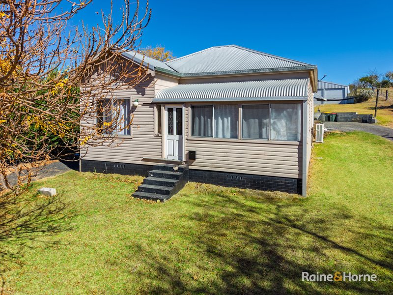 Photo - 204 West Avenue, Glen Innes NSW 2370 - Image 1