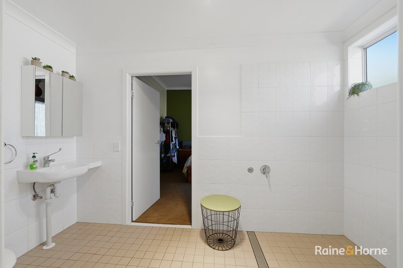 Photo - 204 West Avenue, Glen Innes NSW 2370 - Image 9