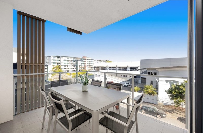 Photo - 204/10 Norton Street, Upper Mount Gravatt QLD 4122 - Image 13
