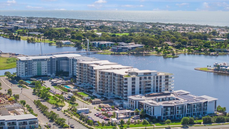 Photo - 204/11 Waterside Retreat, Birtinya QLD 4575 - Image 2