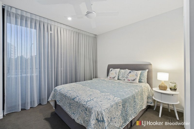 Photo - 204/110 Frank Street, Labrador QLD 4215 - Image 15