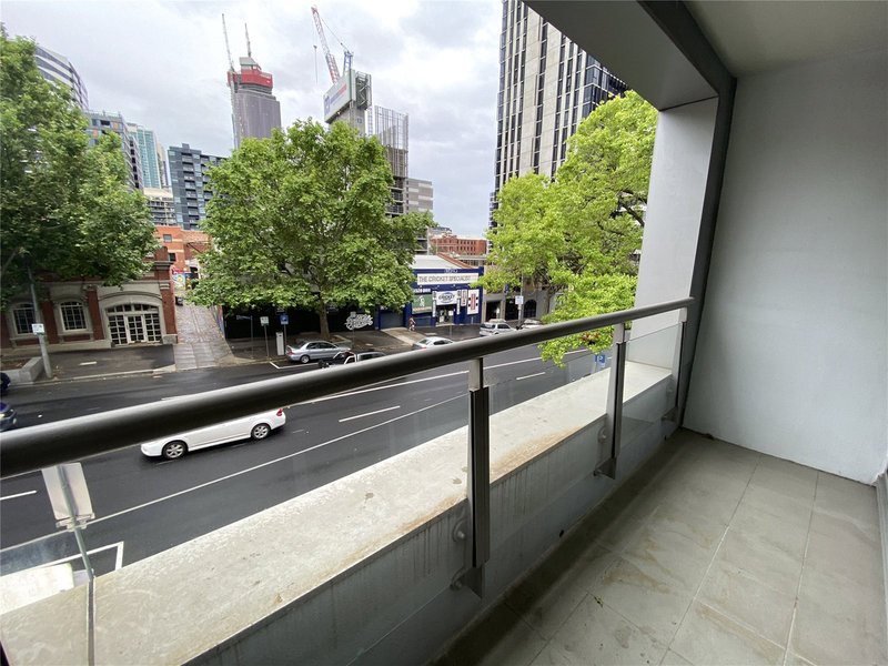 Photo - 204/118 Dudley Street, West Melbourne VIC 3003 - Image 6