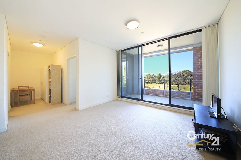 Photo - 204/12 Brodie Spark Drive, Wolli Creek NSW 2205 - Image 3