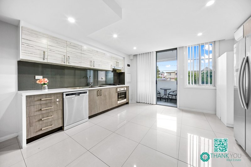 Photo - 204/12 Fourth Avenue, Blacktown NSW 2148 - Image 3