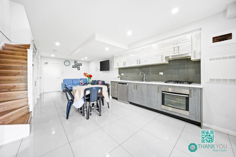 Photo - 204/12 Fourth Avenue, Blacktown NSW 2148 - Image 4