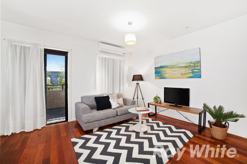 Photo - 204/17 Station Street, Blackburn VIC 3130 - Image 3