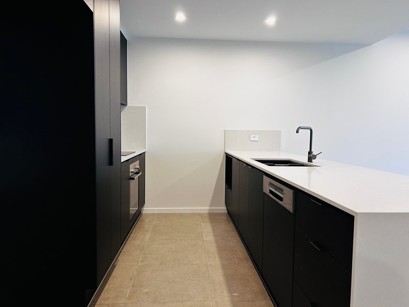 Photo - 204/18 Selborne , Mount Gravatt East QLD 4122 - Image 1