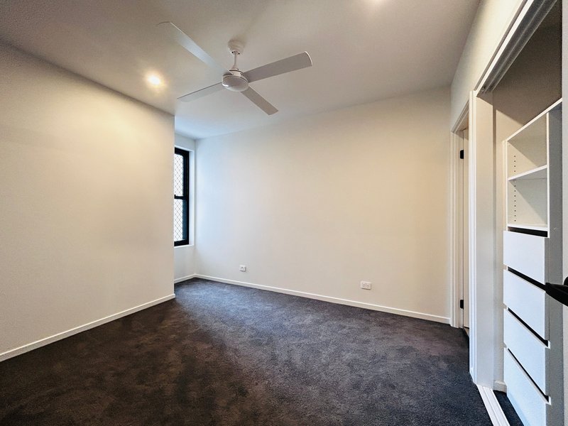 Photo - 204/18 Selborne , Mount Gravatt East QLD 4122 - Image 8