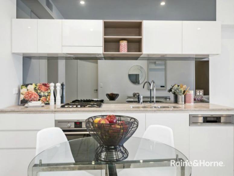 Photo - 204/20 Dunkerley Place, Waterloo NSW 2017 - Image 3