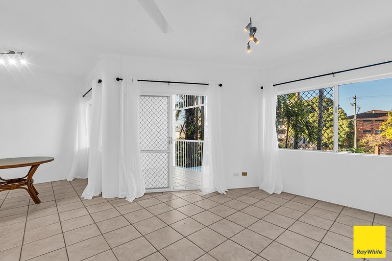 Photo - 204/219-225 Mcleod Street, Cairns North QLD 4870 - Image 5