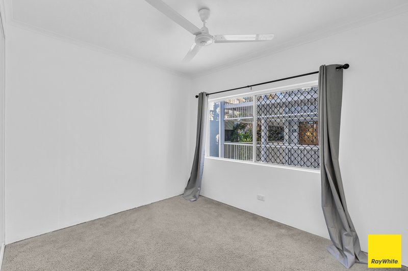 Photo - 204/219-225 Mcleod Street, Cairns North QLD 4870 - Image 8