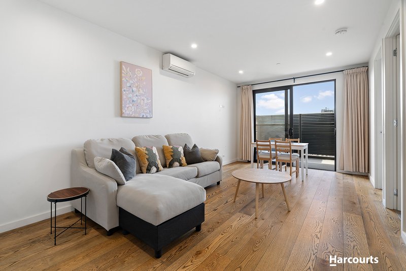 Photo - 204/24 Mavho Street, Bentleigh VIC 3204 - Image 2