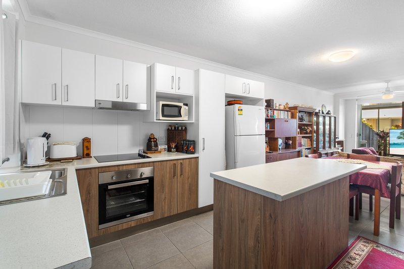 Photo - 204/27 Webster Road, Deception Bay QLD 4508 - Image 5