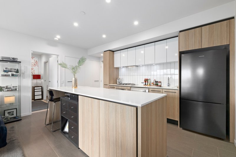 Photo - 204/30 Oleander Drive, Mill Park VIC 3082 - Image 3