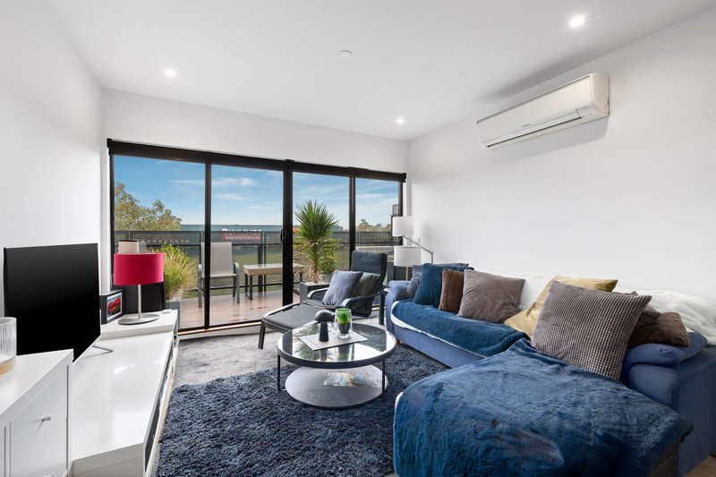 Photo - 204/30 Oleander Drive, Mill Park VIC 3082 - Image 5