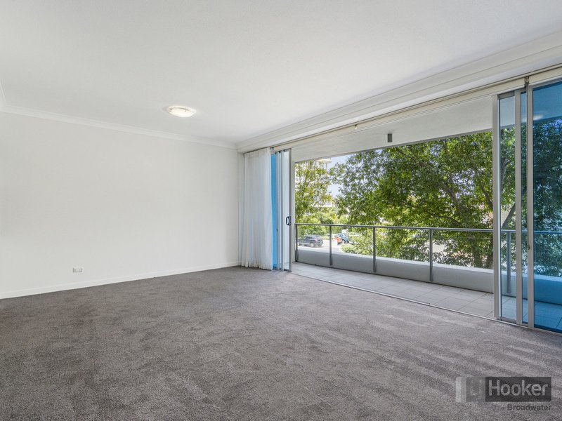 Photo - 204/430 Marine Parade, Biggera Waters QLD 4216 - Image 4