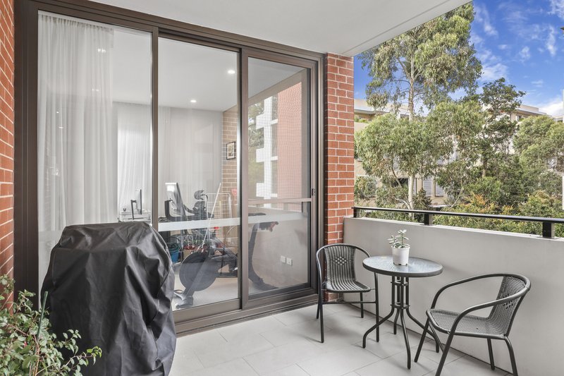 Photo - 204/5 Victoria Street, Roseville NSW 2069 - Image 6