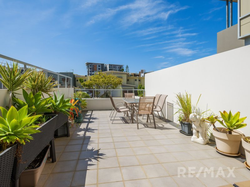 204/60 Riverwalk Avenue, Robina QLD 4226