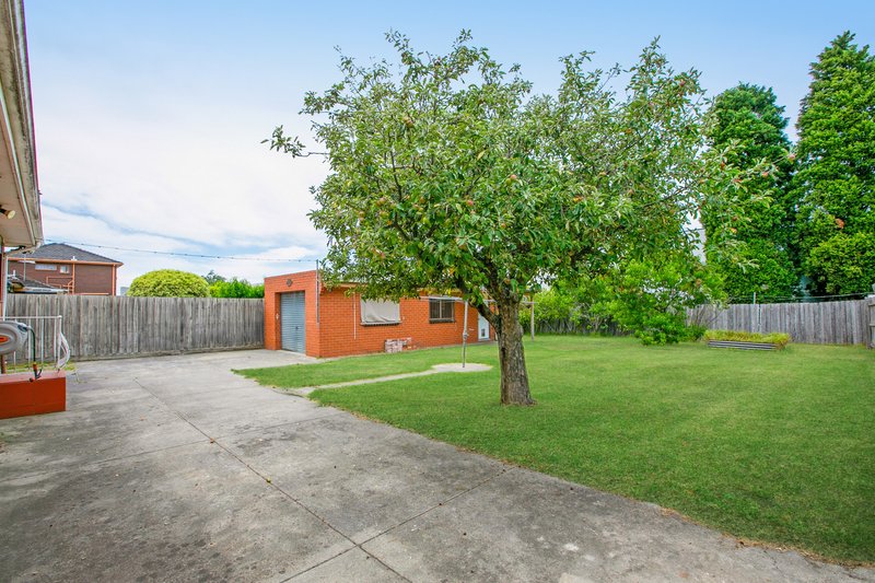 Photo - 205 Broadhurst Avenue, Reservoir VIC 3073 - Image 11