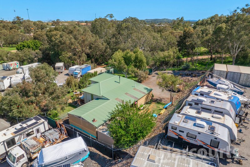 Photo - 205 Dalison Avenue, Wattleup WA 6166 - Image 13