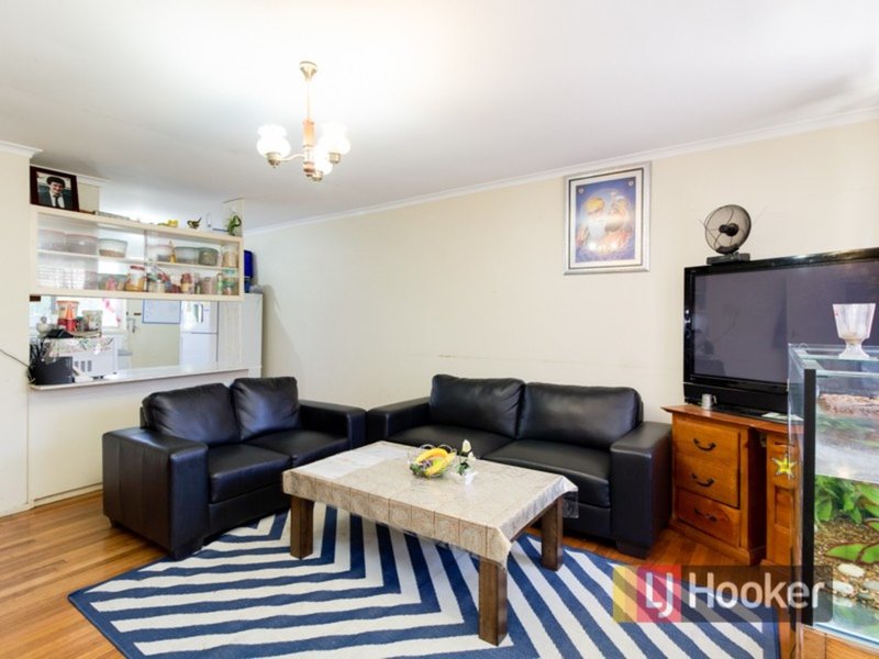 Photo - 205 Sladen Street, Cranbourne VIC 3977 - Image 4