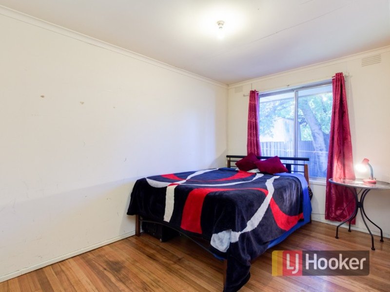 Photo - 205 Sladen Street, Cranbourne VIC 3977 - Image 6