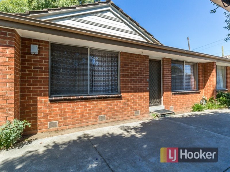 Photo - 205 Sladen Street, Cranbourne VIC 3977 - Image 8