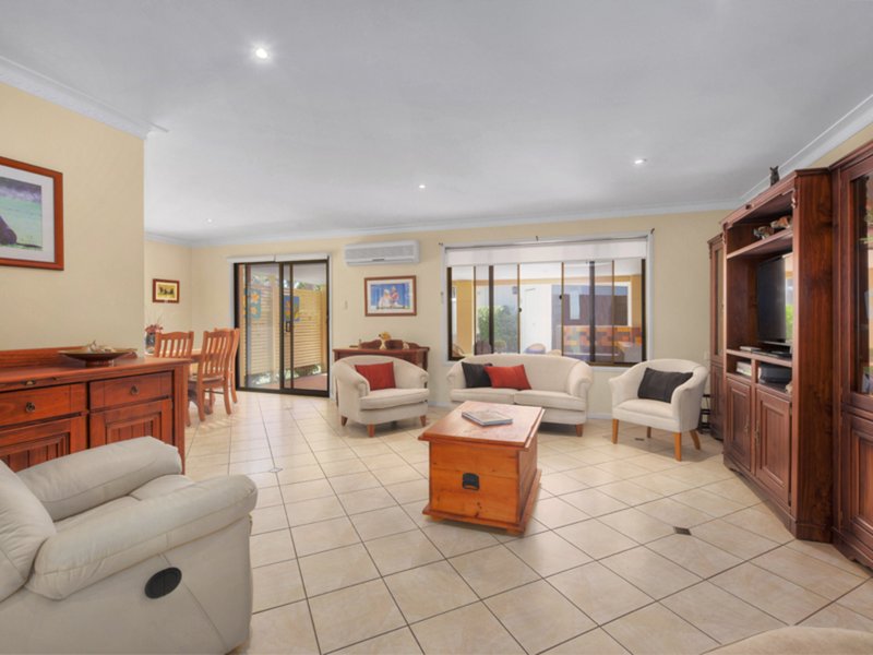 Photo - 2051 Roghan Road, Bridgeman Downs QLD 4035 - Image 5