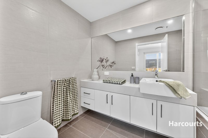 Photo - 205/10 Charles Street, Brunswick VIC 3056 - Image 4