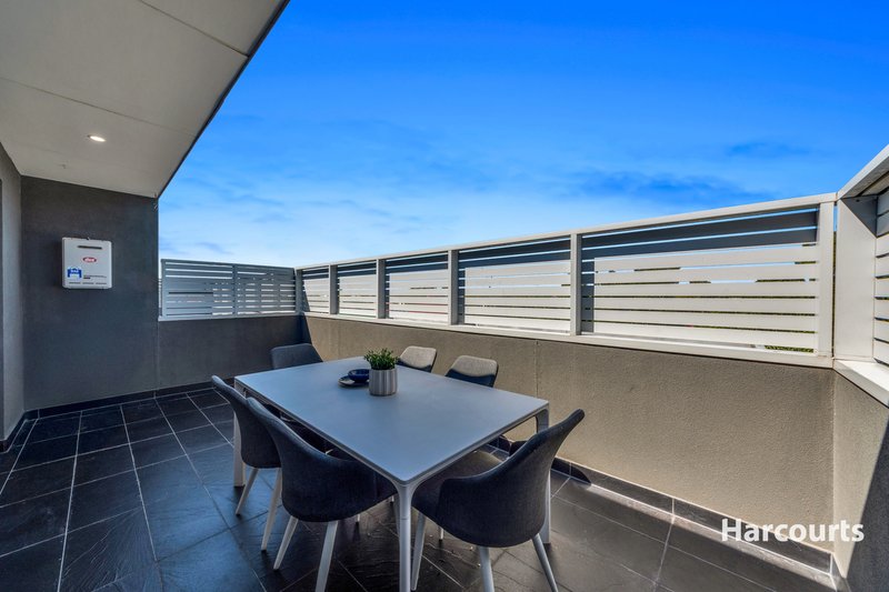 Photo - 205/10 Charles Street, Brunswick VIC 3056 - Image 9