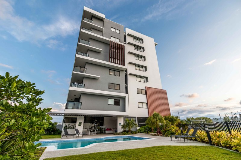 205/112-134 Palm Meadows Drive, Carrara QLD 4211