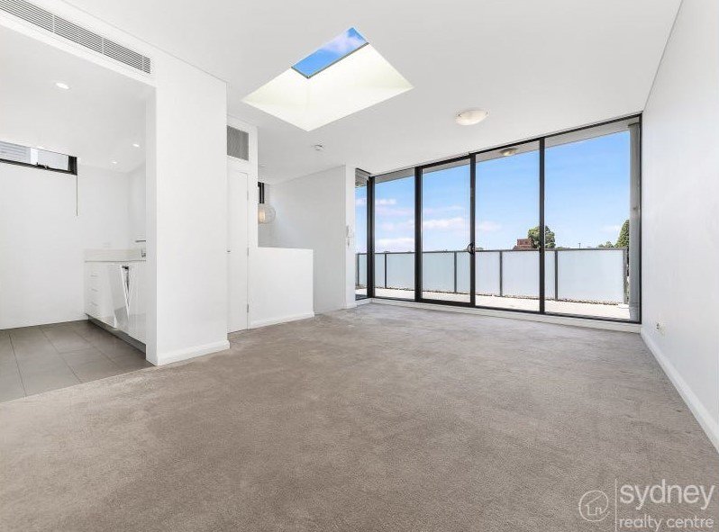 Photo - 205/11B Mashman Avenue, Kingsgrove NSW 2208 - Image 2