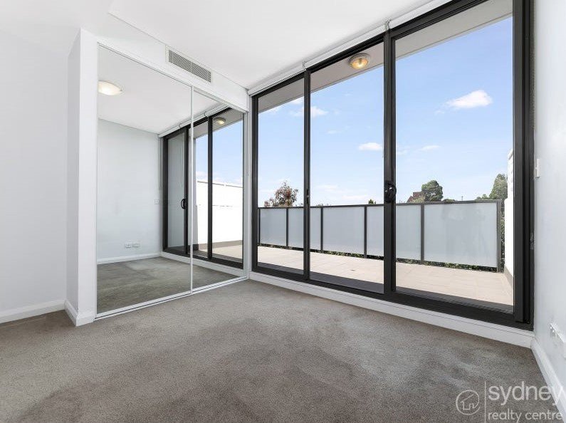 Photo - 205/11B Mashman Avenue, Kingsgrove NSW 2208 - Image 3