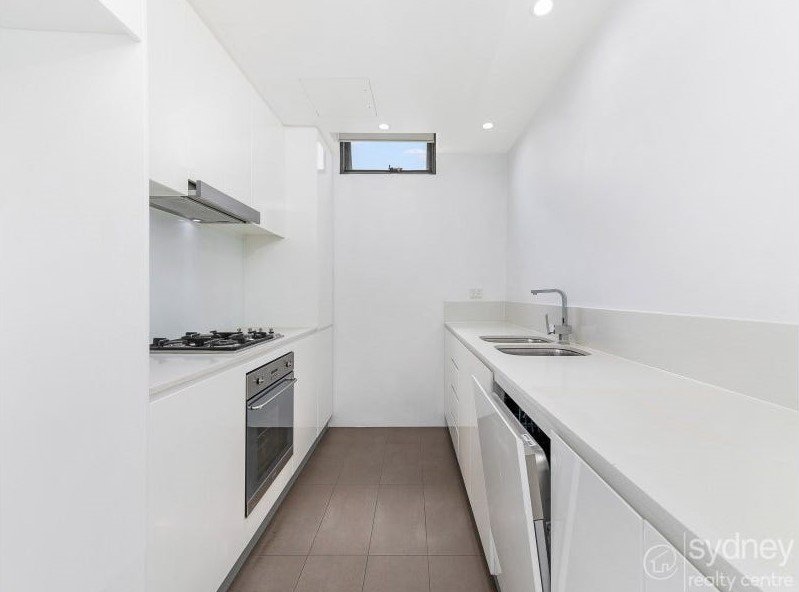 Photo - 205/11B Mashman Avenue, Kingsgrove NSW 2208 - Image 6