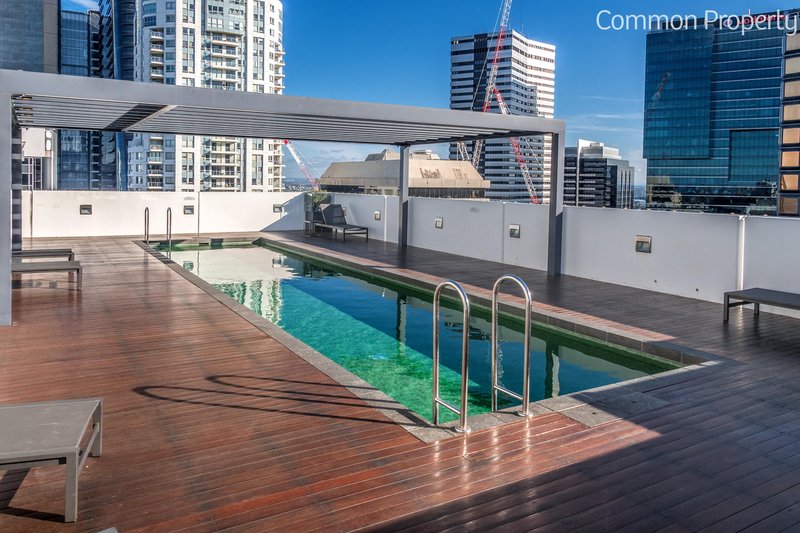 Photo - 205/138 Walker Street, North Sydney NSW 2060 - Image 2