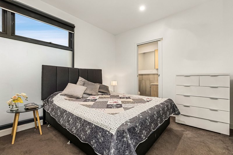 Photo - 205/139 Burwood Highway, Burwood VIC 3125 - Image 7