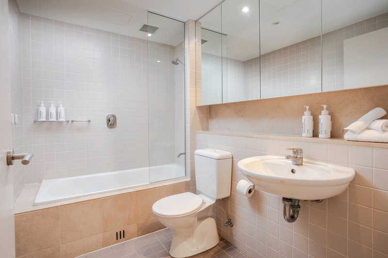 Photo - 205/16 Holdfast Promenade, Glenelg SA 5045 - Image 7
