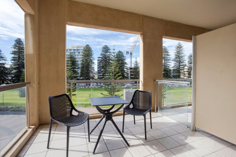 Photo - 205/16 Holdfast Promenade, Glenelg SA 5045 - Image 17