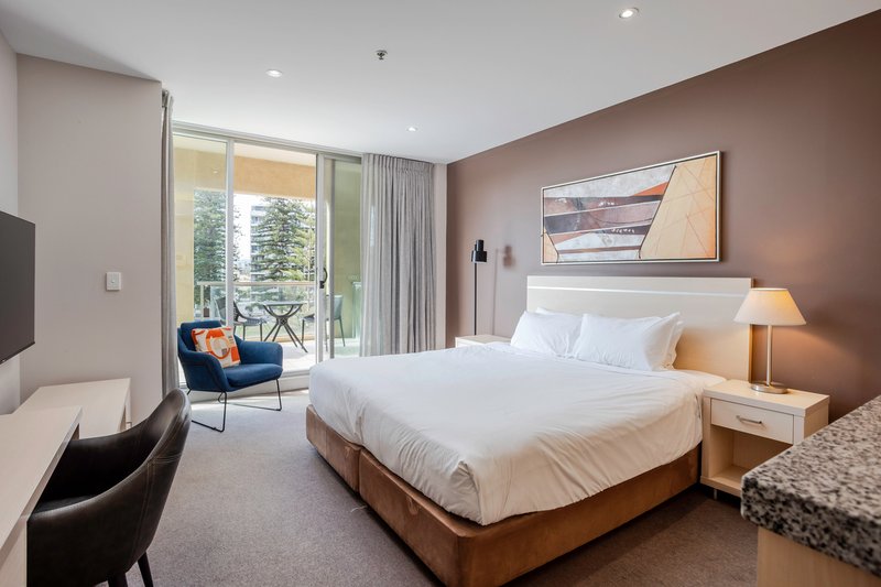 Photo - 205/16 Holdfast Promenade, Glenelg SA 5045 - Image 18