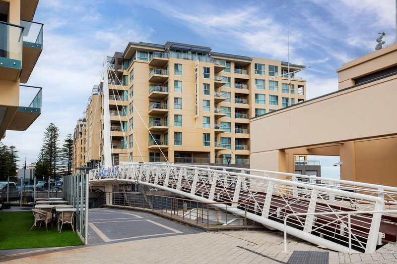 Photo - 205/16 Holdfast Promenade, Glenelg SA 5045 - Image 25