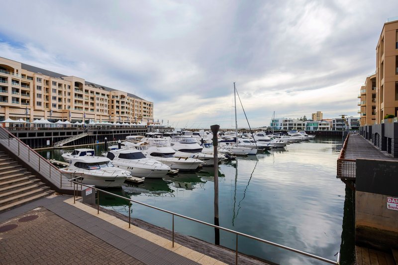 Photo - 205/16 Holdfast Promenade, Glenelg SA 5045 - Image 26