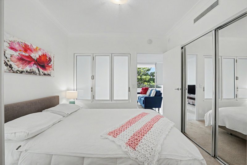 Photo - 205/2 East Quay Drive, Biggera Waters QLD 4216 - Image 9