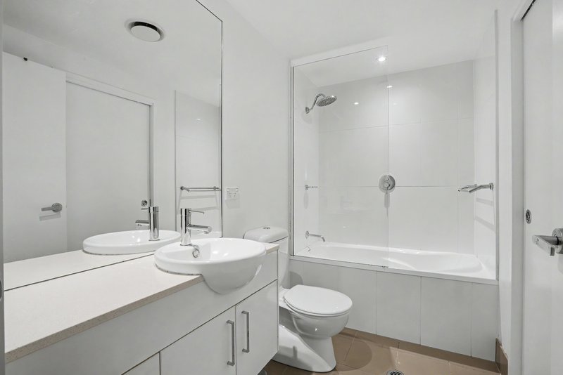 Photo - 205/2 East Quay Drive, Biggera Waters QLD 4216 - Image 10